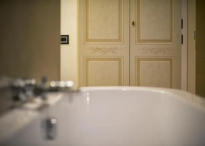 Luxury Ripetta 2 Rom